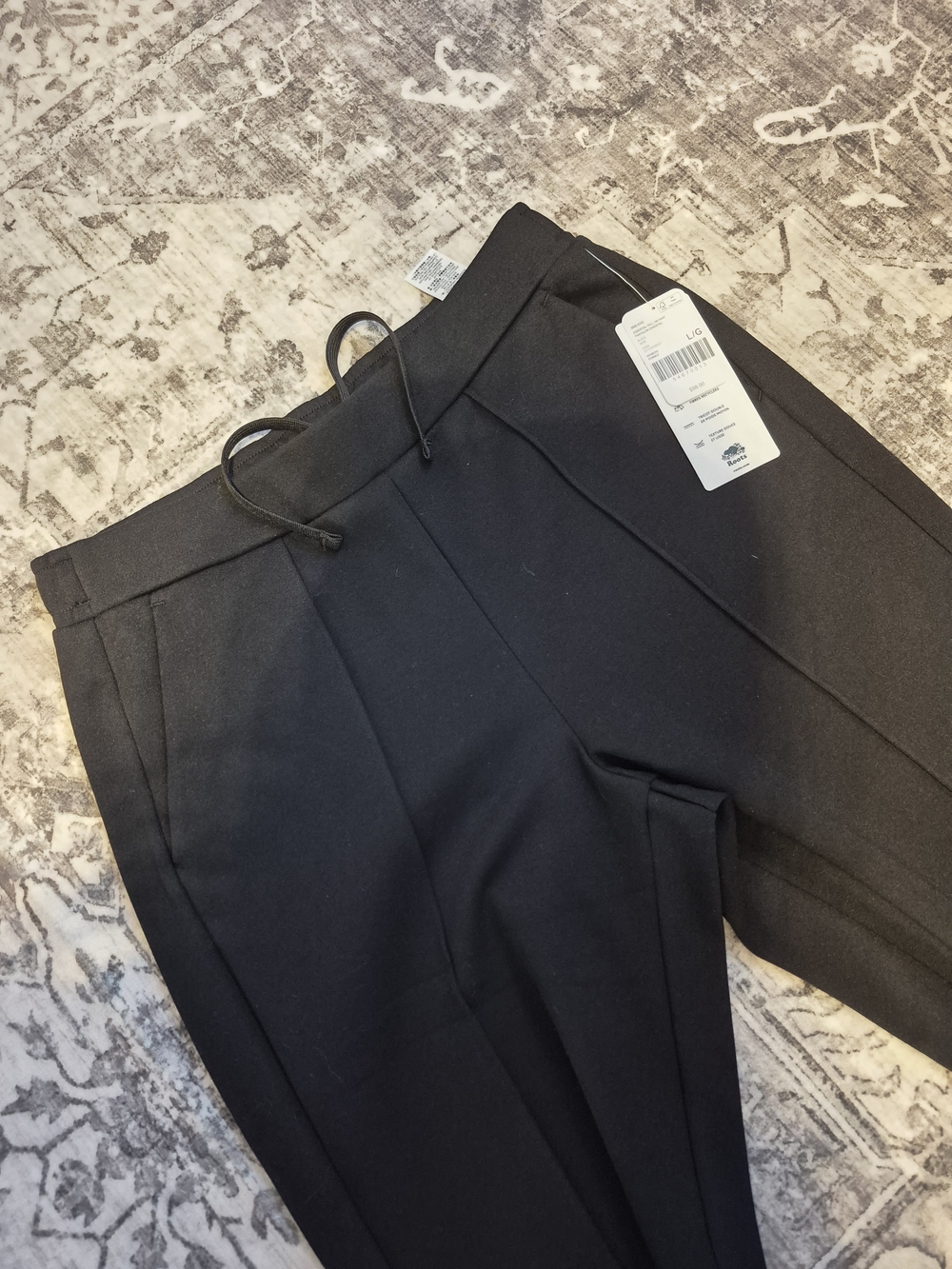 Roots Women's Black Comfortable Pants - Picture 5 of 7